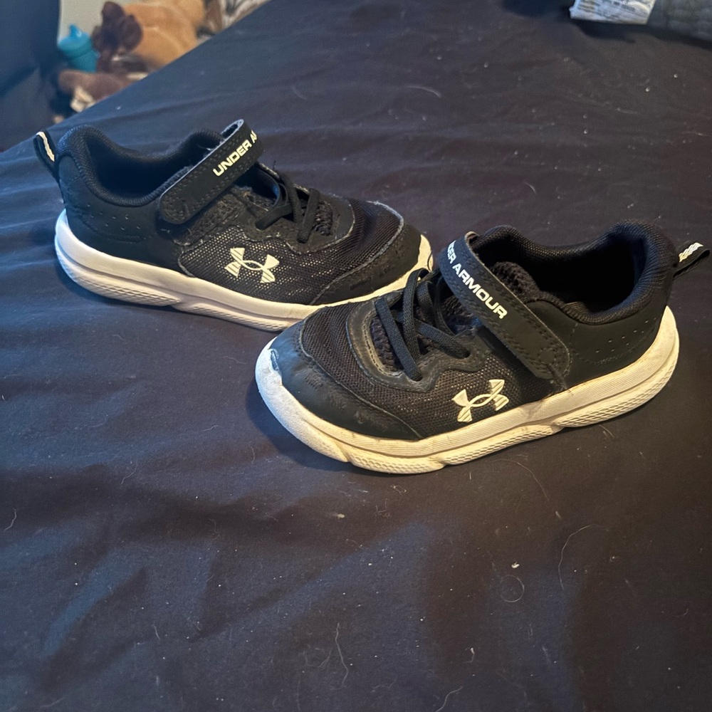Under Armour Kids Black Sneakers